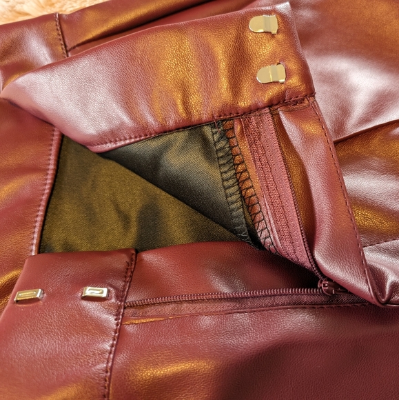 SOHO Apparel Burgundy Faux Leather Pants Women’s Medium - NWT - Picture 13 of 16